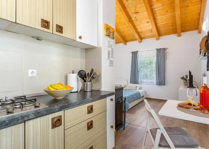 Amazing In With Kitchen Holiday home *