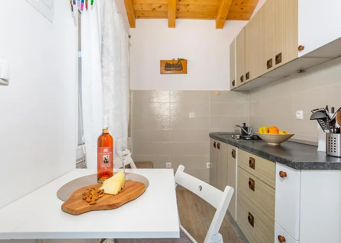 Holiday home Amazing In With Kitchen *