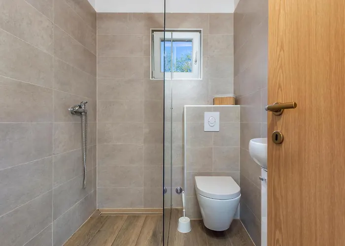 Amazing In With Kitchen * Risika