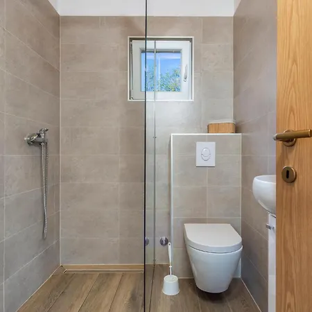 Amazing In With Kitchen * 里斯卡